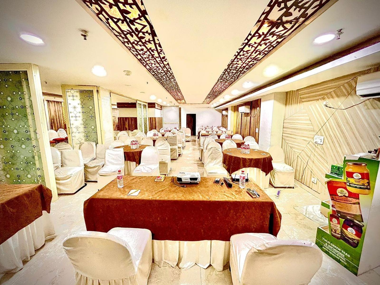 Hotel Spb 87 Near Karol Bagh Metro Station Delhi Екстериор снимка