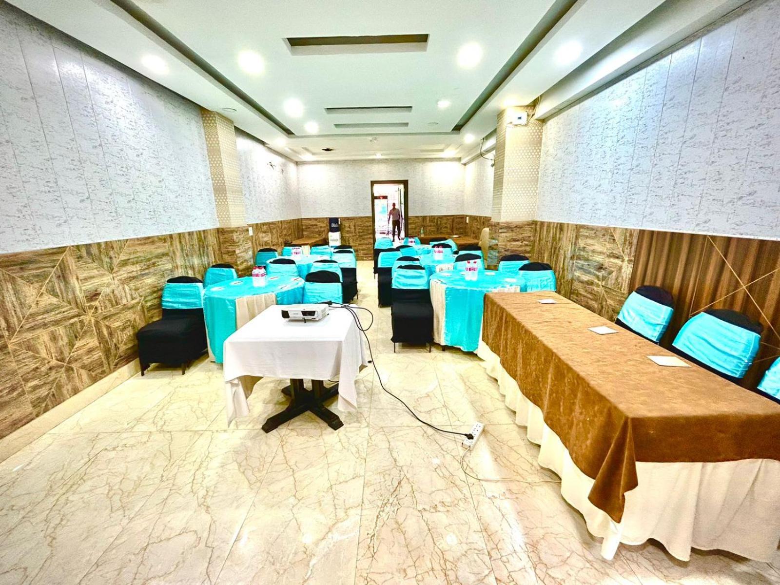 Hotel Spb 87 Near Karol Bagh Metro Station Delhi Екстериор снимка