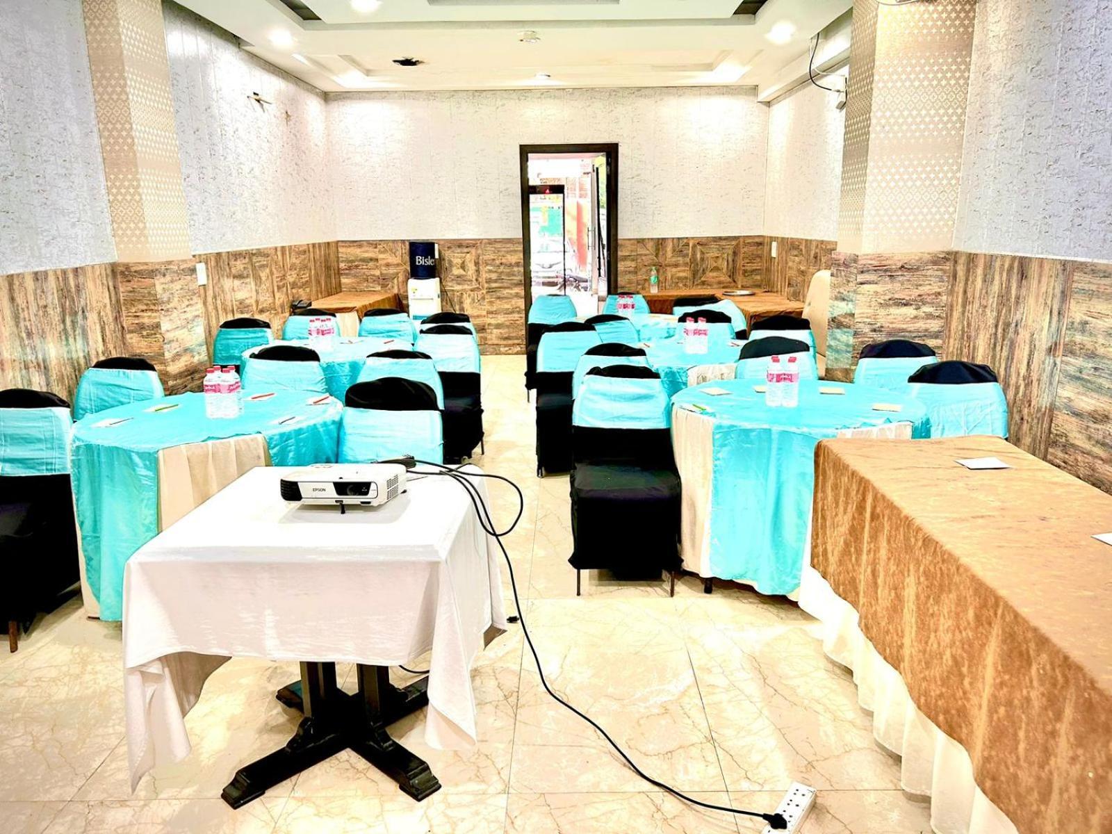Hotel Spb 87 Near Karol Bagh Metro Station Delhi Екстериор снимка