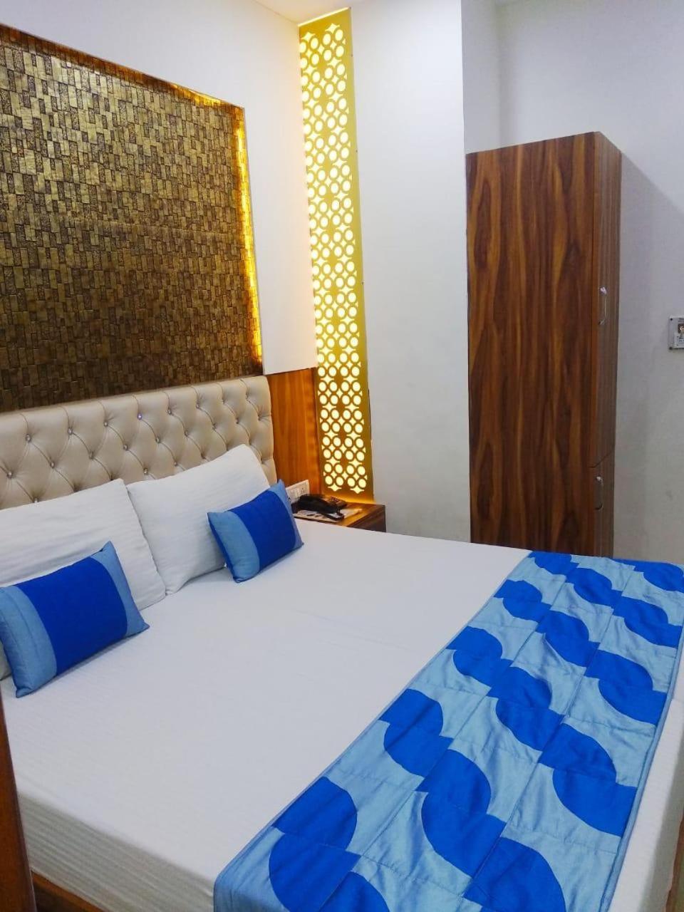 Hotel Spb 87 Near Karol Bagh Metro Station Delhi Екстериор снимка