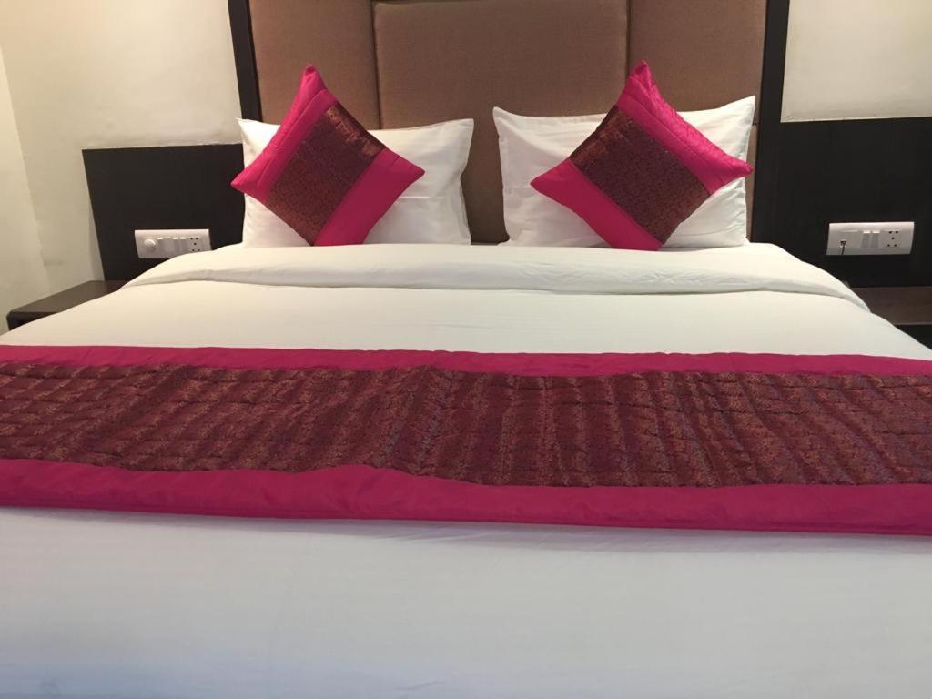 Hotel Spb 87 Near Karol Bagh Metro Station Delhi Екстериор снимка