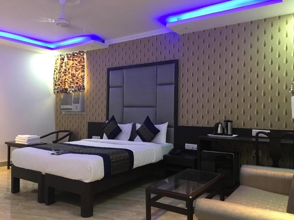 Hotel Spb 87 Near Karol Bagh Metro Station Delhi Екстериор снимка