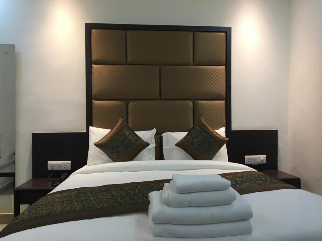 Hotel Spb 87 Near Karol Bagh Metro Station Delhi Екстериор снимка