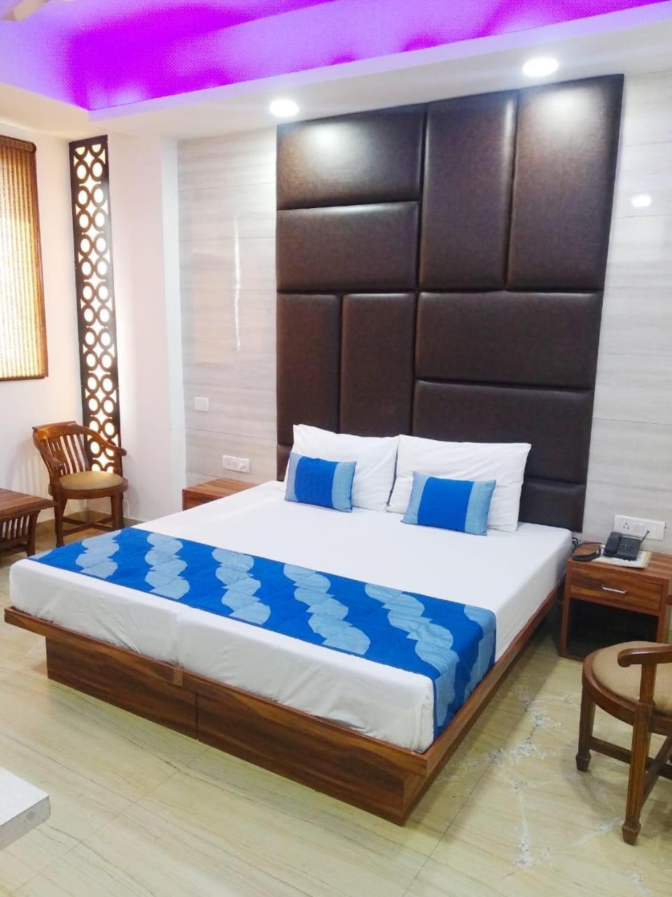 Hotel Spb 87 Near Karol Bagh Metro Station Delhi Екстериор снимка